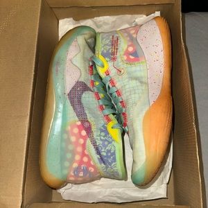 Nike Zoom KD 12 “Peach EYBL” Size 5.5y/7W